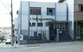 Câmara abre investigação contra prefeito após suspeita de irregularidades em mutirão oftalmológico em Campo Belo, MG