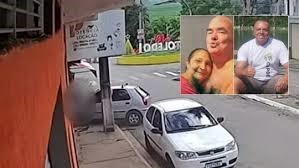 Três pessoas morrem após carro sem controle atingir parede de comércio em Toledo, MG