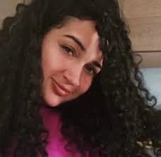 Mulher é morta em Bom Repouso; ex-namorado é o principal suspeito Segundo a Polícia Militar, a vítima foi agredida com um objeto cortante diante de crianças que estavam sob seus cuidados, sendo duas delas suas filhas.