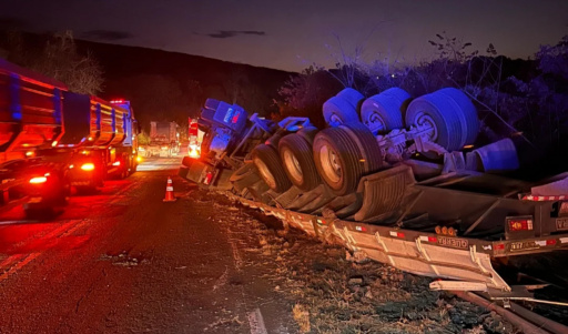 Acidente na BR-265 deixa dois feridos próximo ao rio Capivari, entre Lavras-Itumirim