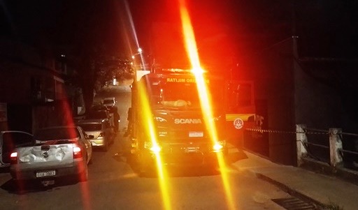 Bombeiros controlam princípio de incêndio em casa de shows de Lavras